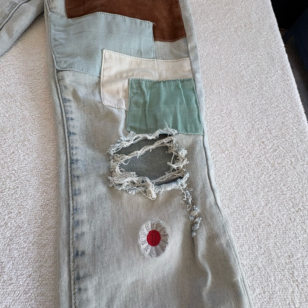 Amiri Grateful Dead Dancing Bears Light Wash Distressed Jeans Size 29 - Picture 5 of 16